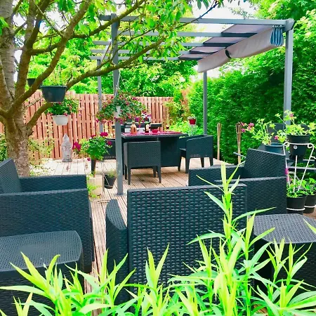 Unwind In Countryside Near Amiens Paris 100m Holiday home *